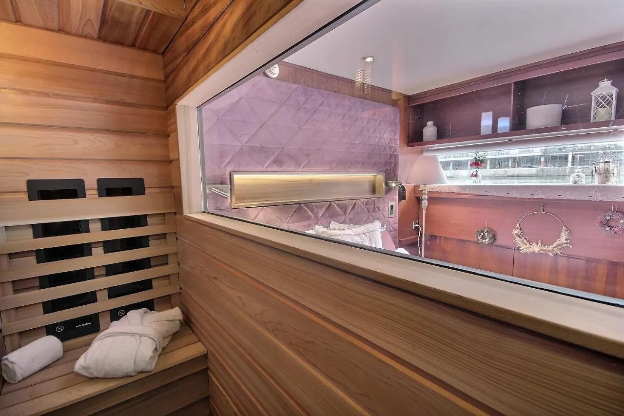 Vip Yacht & Hotel Paris