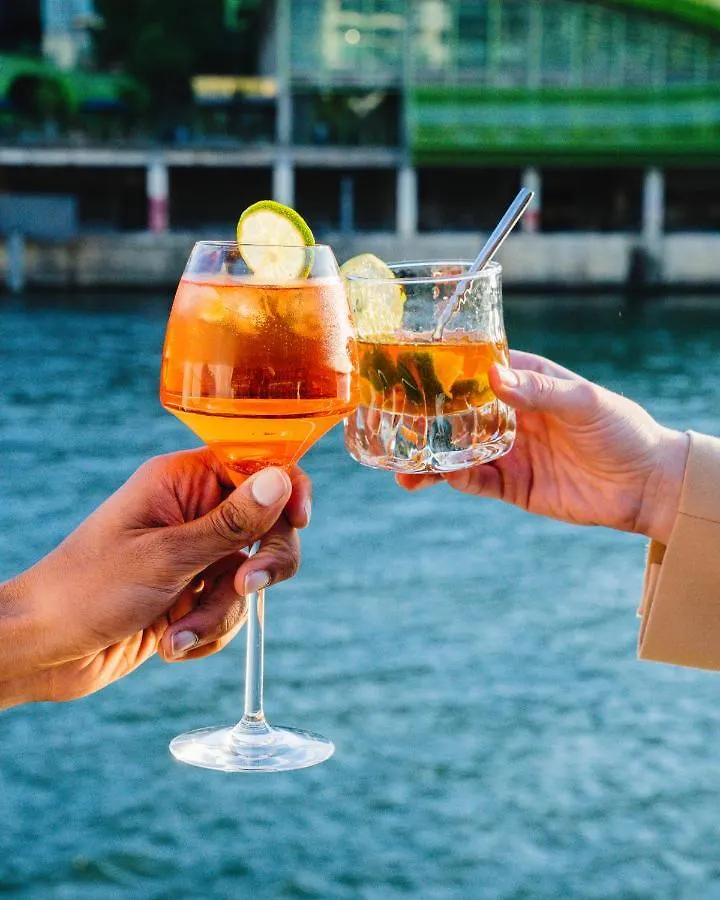 Vip Yacht & 2* Paryż