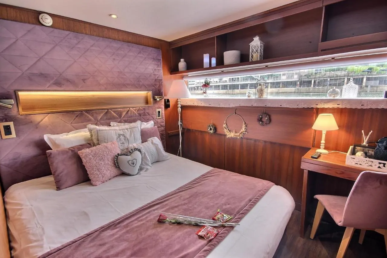 Vip Yacht & باريس