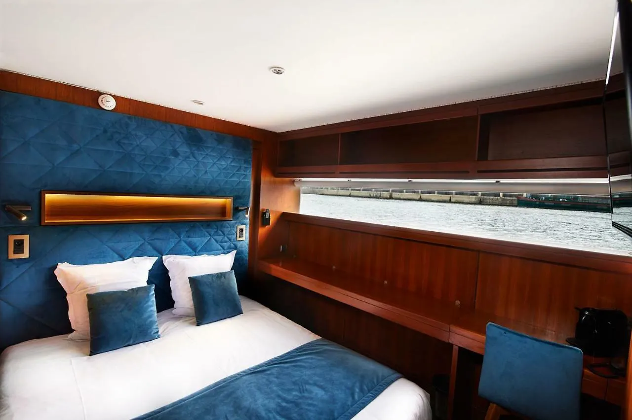 Vip Yacht & فندق